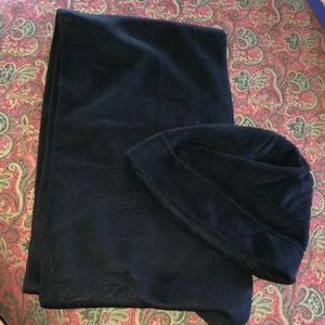 Kohl’s Black scarf and hat.     NWOT